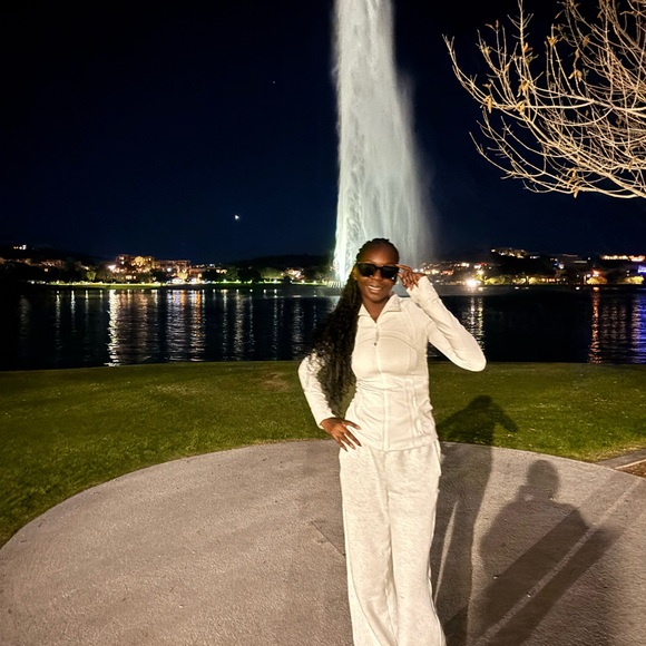 Meet your Posher, Rose - Picture 1 of 1